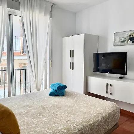 Apartment 2A - Quiet Studio 40 M From La Carihuela Beach - Ac, Seafront Promenade Torremolinos